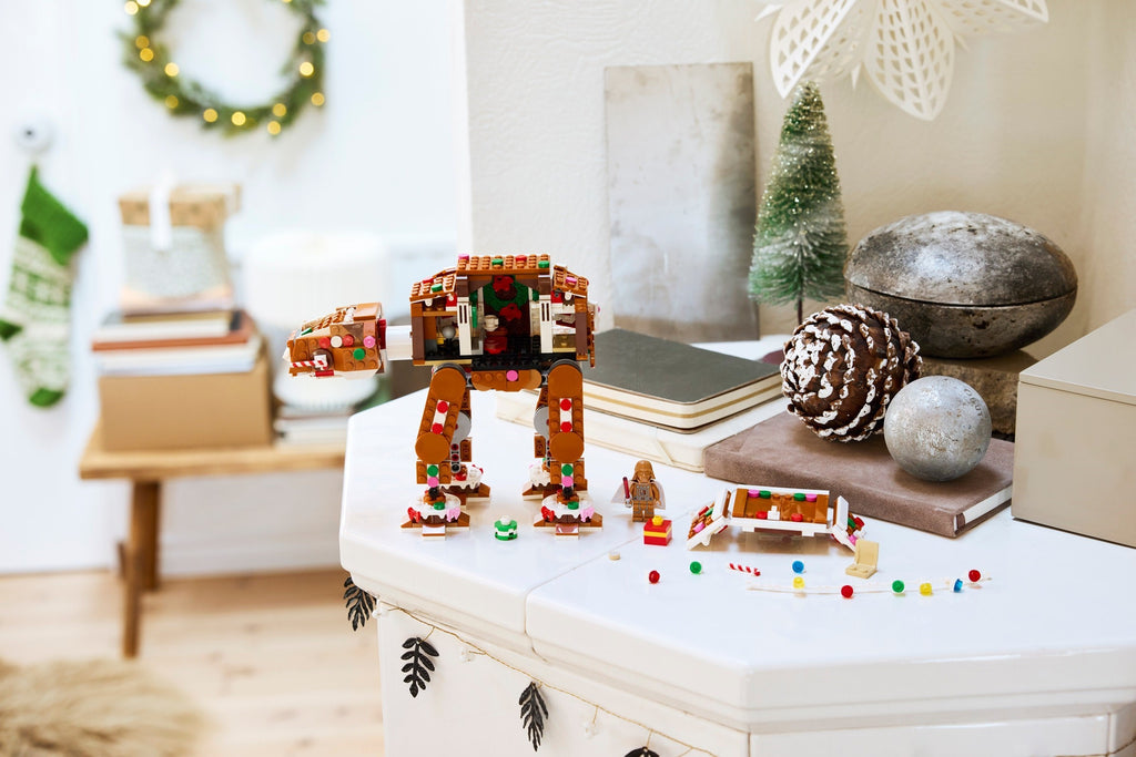 LEGO 40806 Gingerbread AT-AT alternate view 3