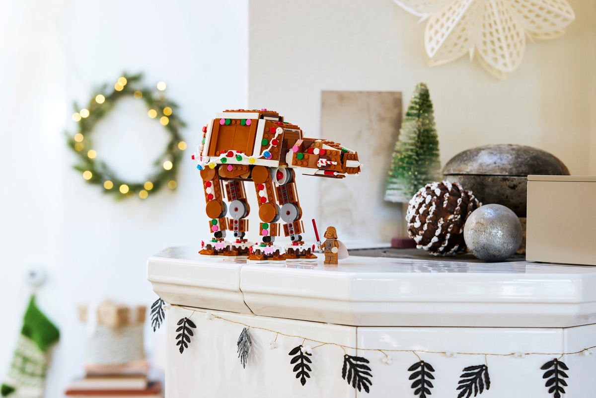 LEGO 40806 Gingerbread AT-AT alternate view 4