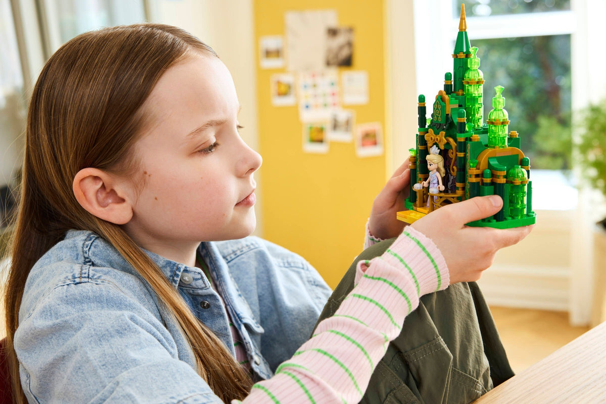 LEGO 75689 Emerald City & Kiamo Ko Castle alternate view 4