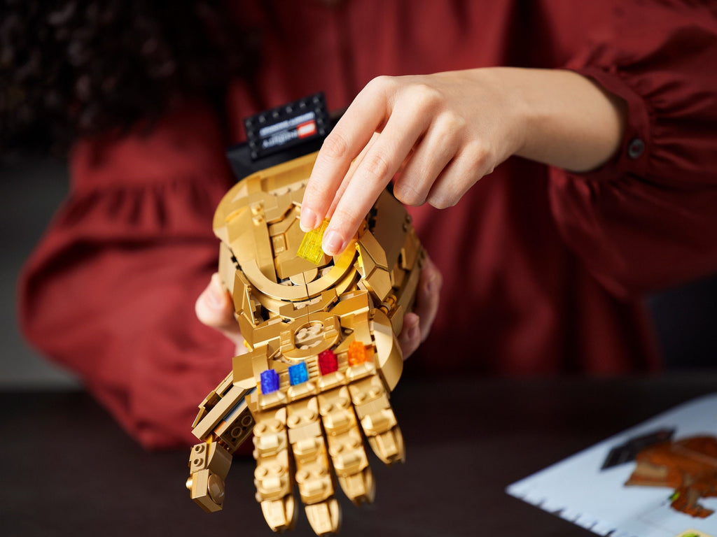 LEGO 76191 Infinity Gauntlet alternate view 4